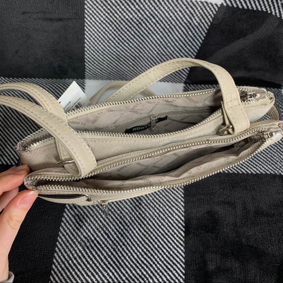 Roots Crossbody Adjustable Bag - Picture 3 of 8